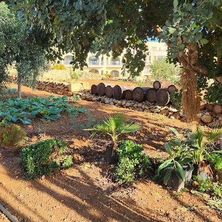 Apartament Hal Wardija *